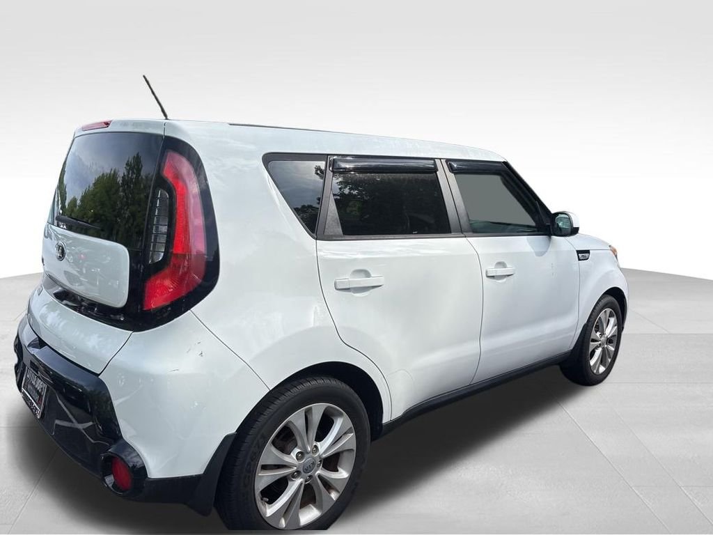 Used 2016 White Kia Plus image 10