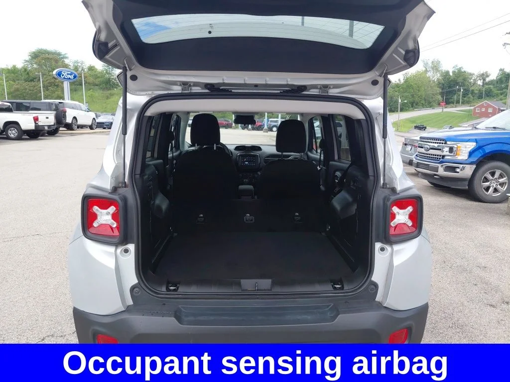 Used 2021 Silver Jeep Latitude image 13