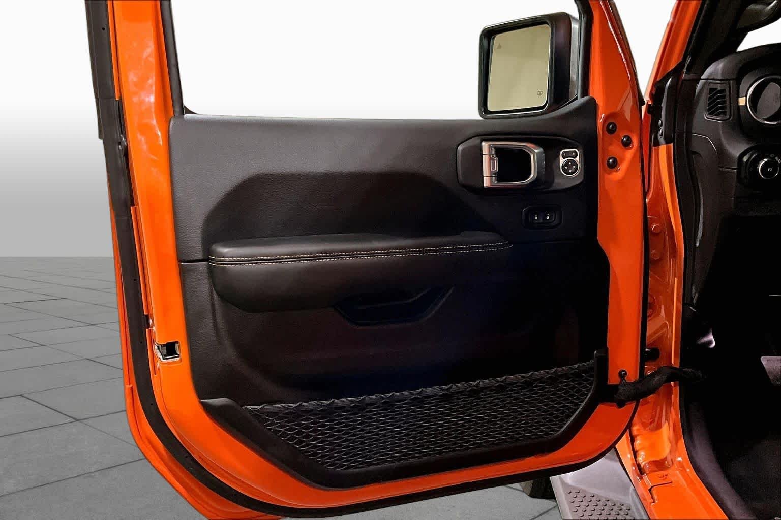 Used 2025 Joose Jeep Sahara image 20