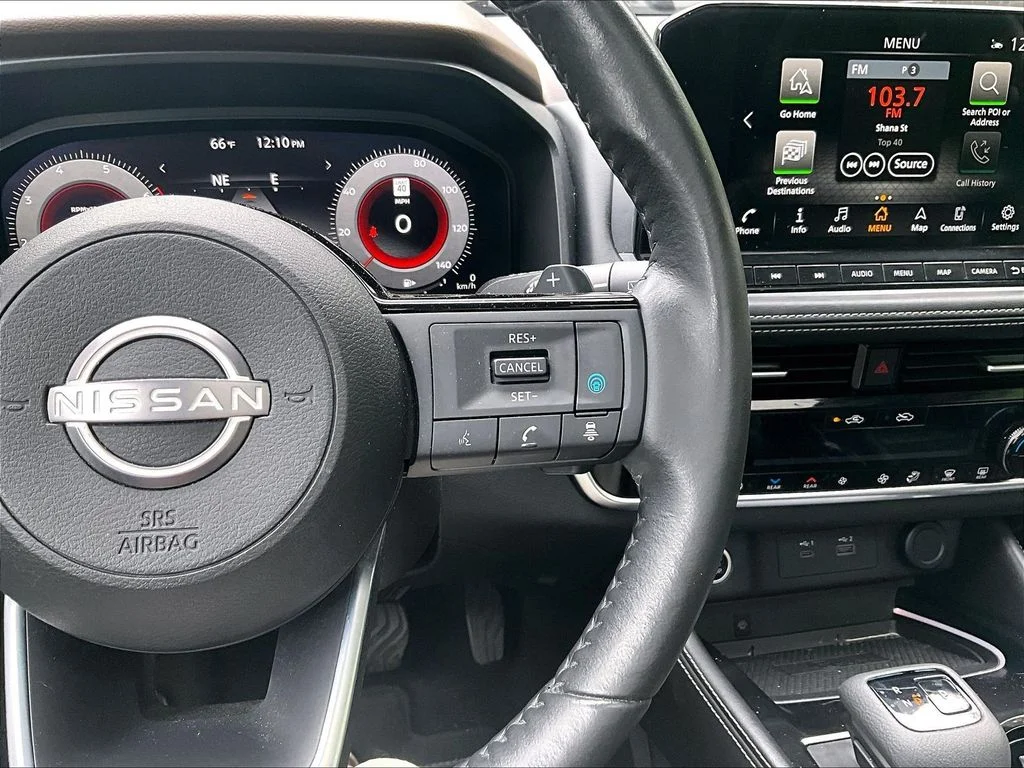 Used 2022 Gold Nissan Platinum image 20
