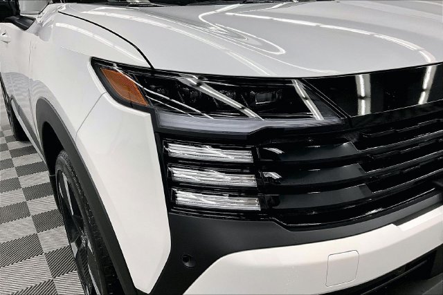 New 2026 Aspen White with Black Roof Nissan SR image 14