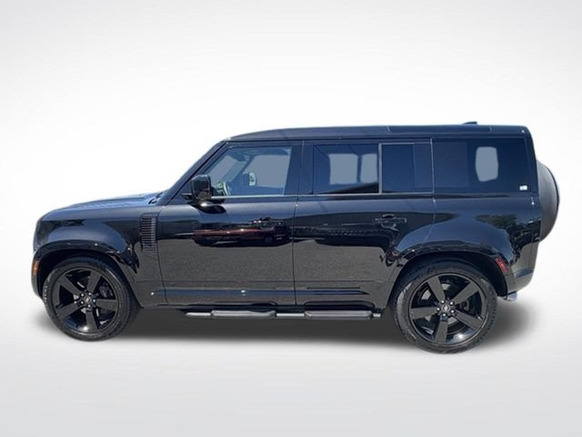 Certified Used 2025 Black Land Rover V8 image 5