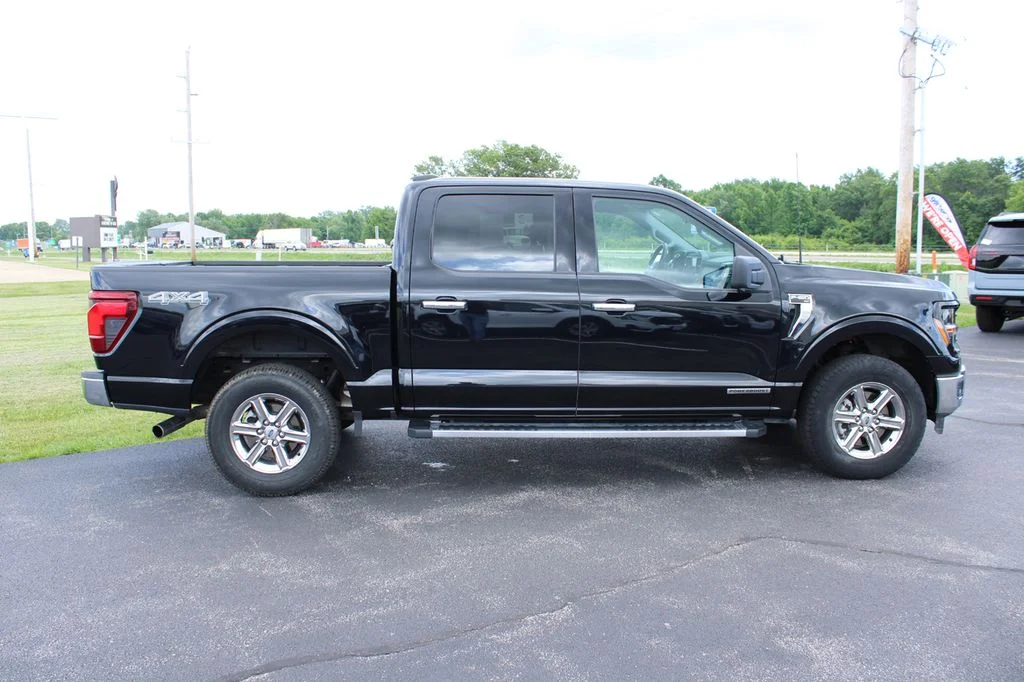 Used 2024 Black Metallic Ford XLT image 15
