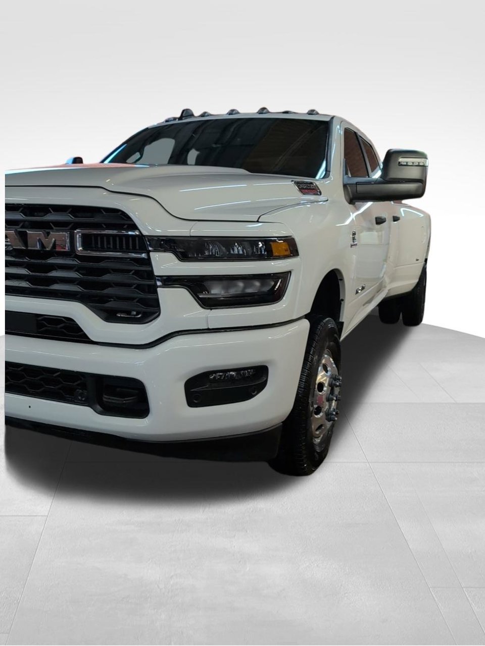 New 2027 Bright White Clear-Coat Exterior Paint RAM Big Horn image 3