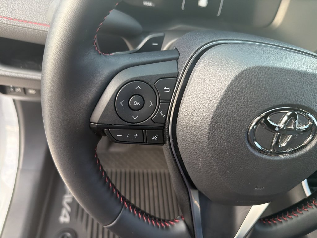 2025 Toyota RAV4 XSE - Photo 17