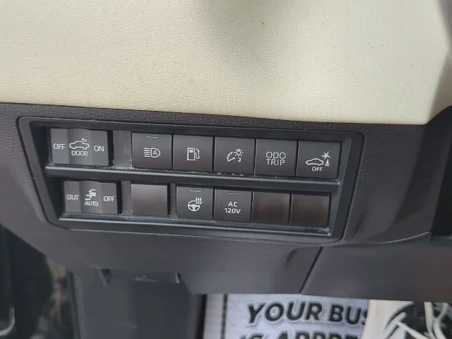 Used 2023  Toyota Capstone Hybrid image 25