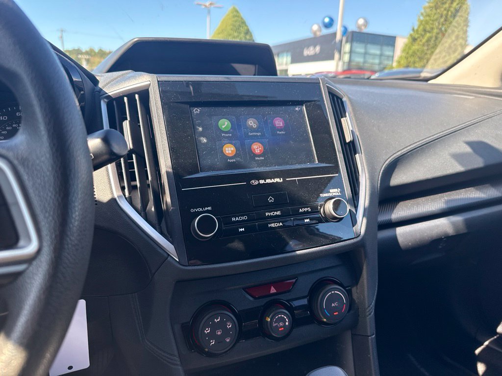 Used 2019 Silver Subaru 2.0i image 11