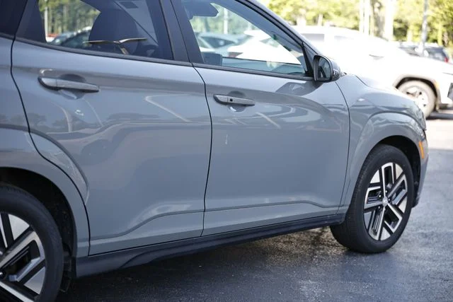 Used 2023 Galactic Gray Hyundai SE image 8