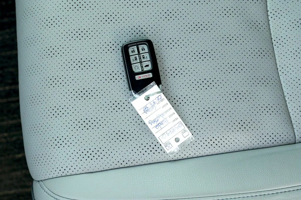 Used 2023 Gray Honda Elite image 64