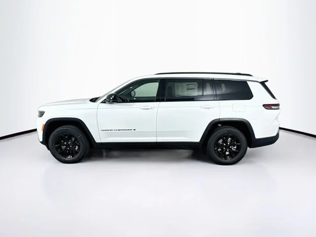 New 2026 Bright White Clear-Coat Exterior Paint Jeep Laredo image 4