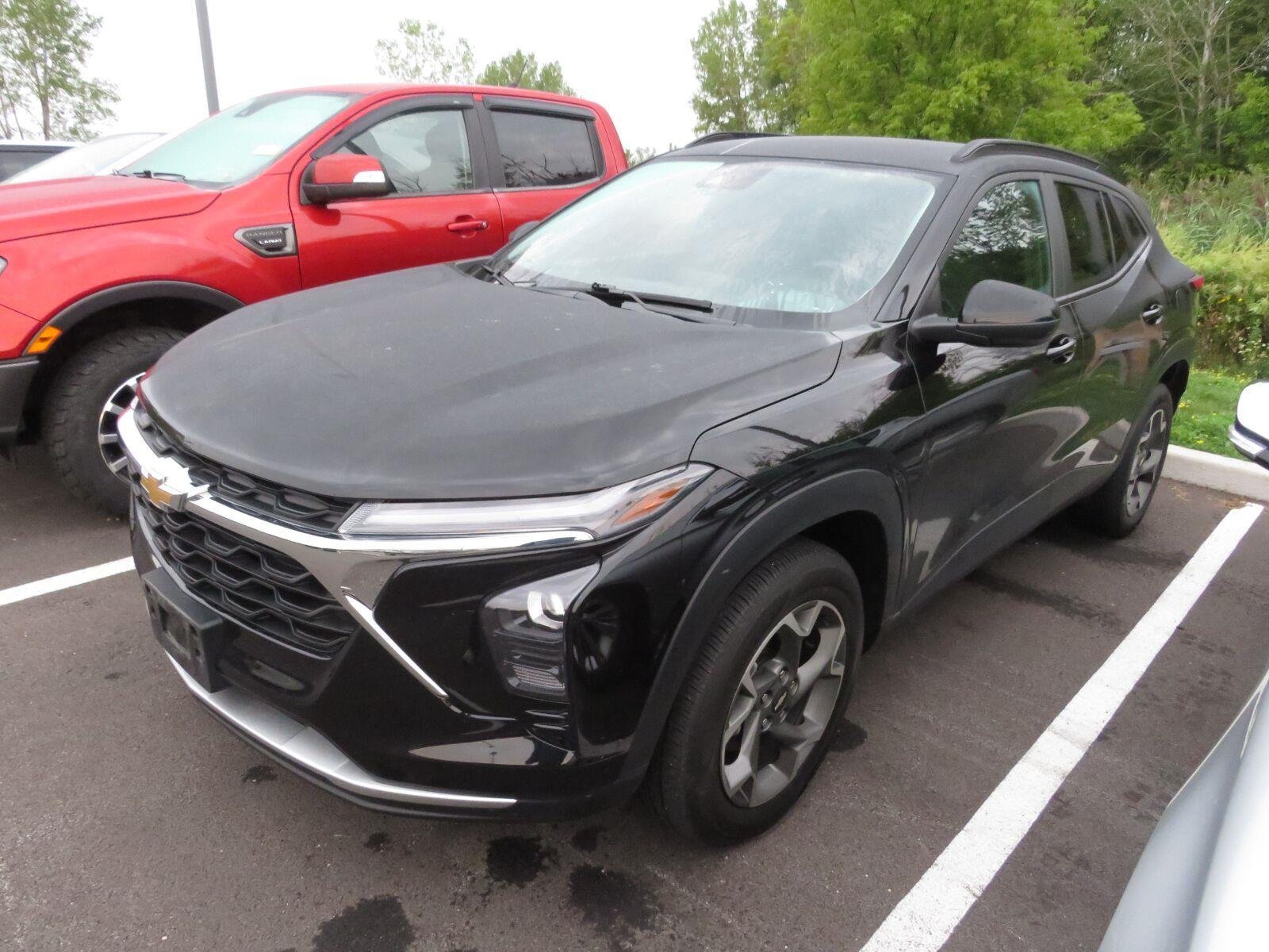 Used 2024 MOSAIC BLACK METALLIC CHEVROLET TRUCK  image 6