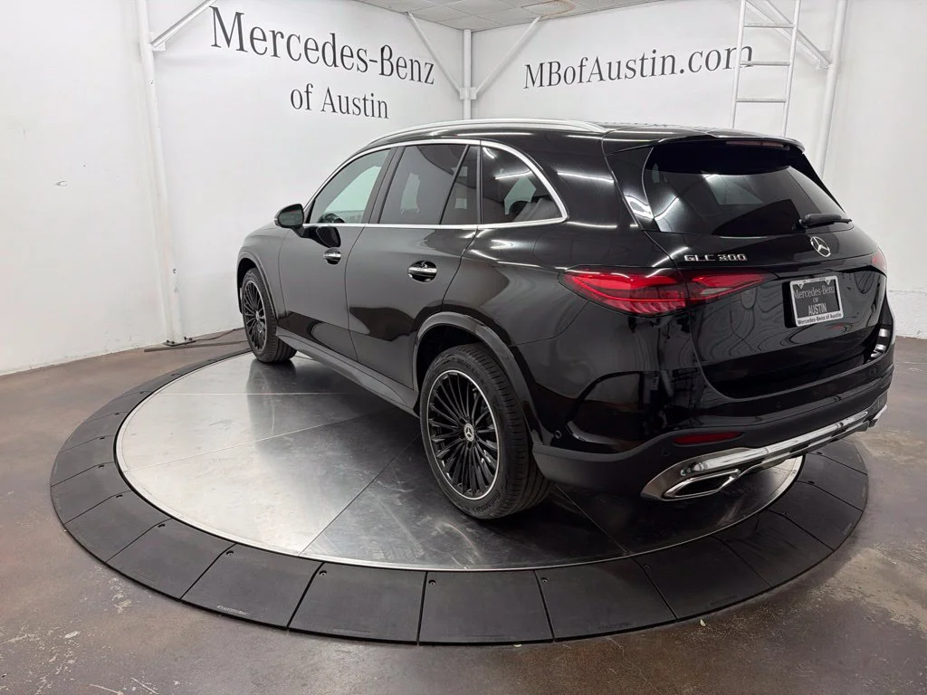 New 2027 Black Mercedes-Benz GLC 300 image 5
