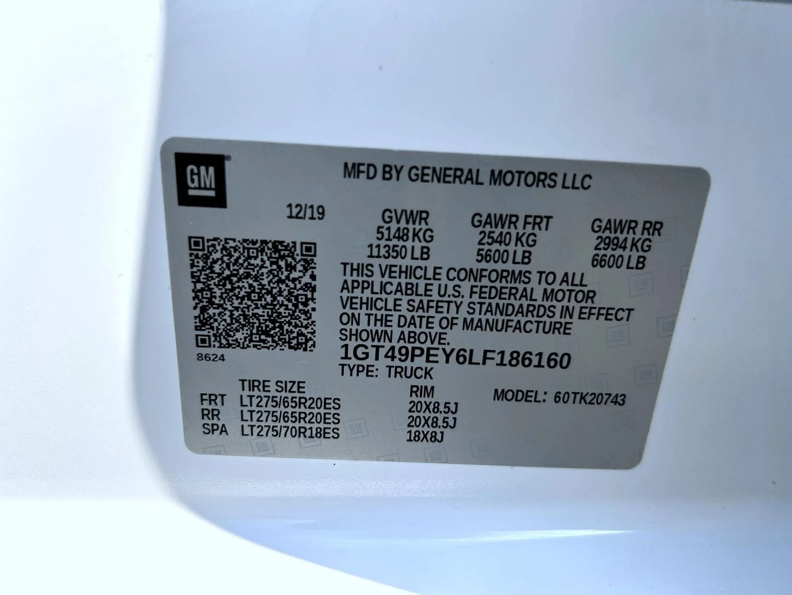 Used 2020 White GMC AT4 image 24