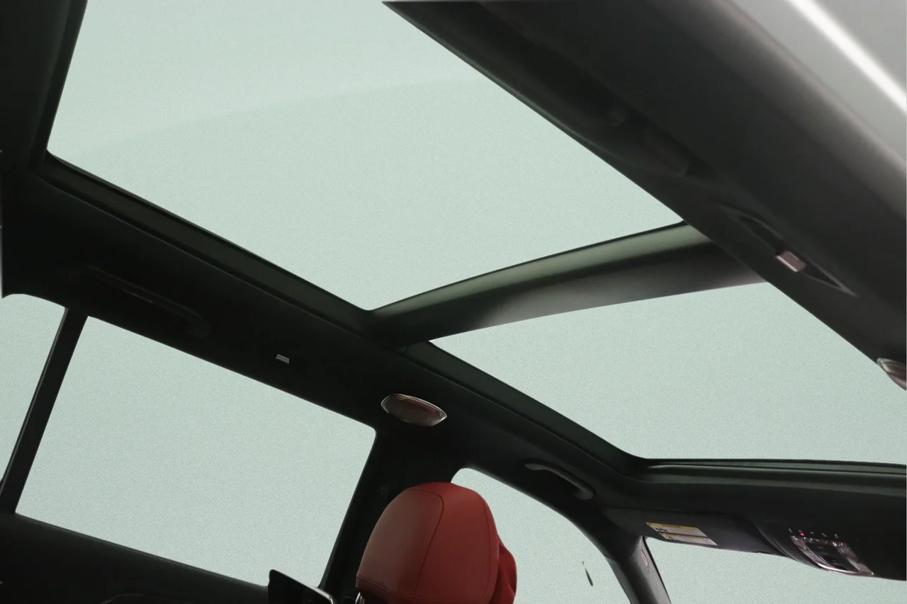 New 2026 MANUFAKTUR Signature Cirrus Silver Magno Mercedes-Benz 63 AMG® 4MATIC® image 11