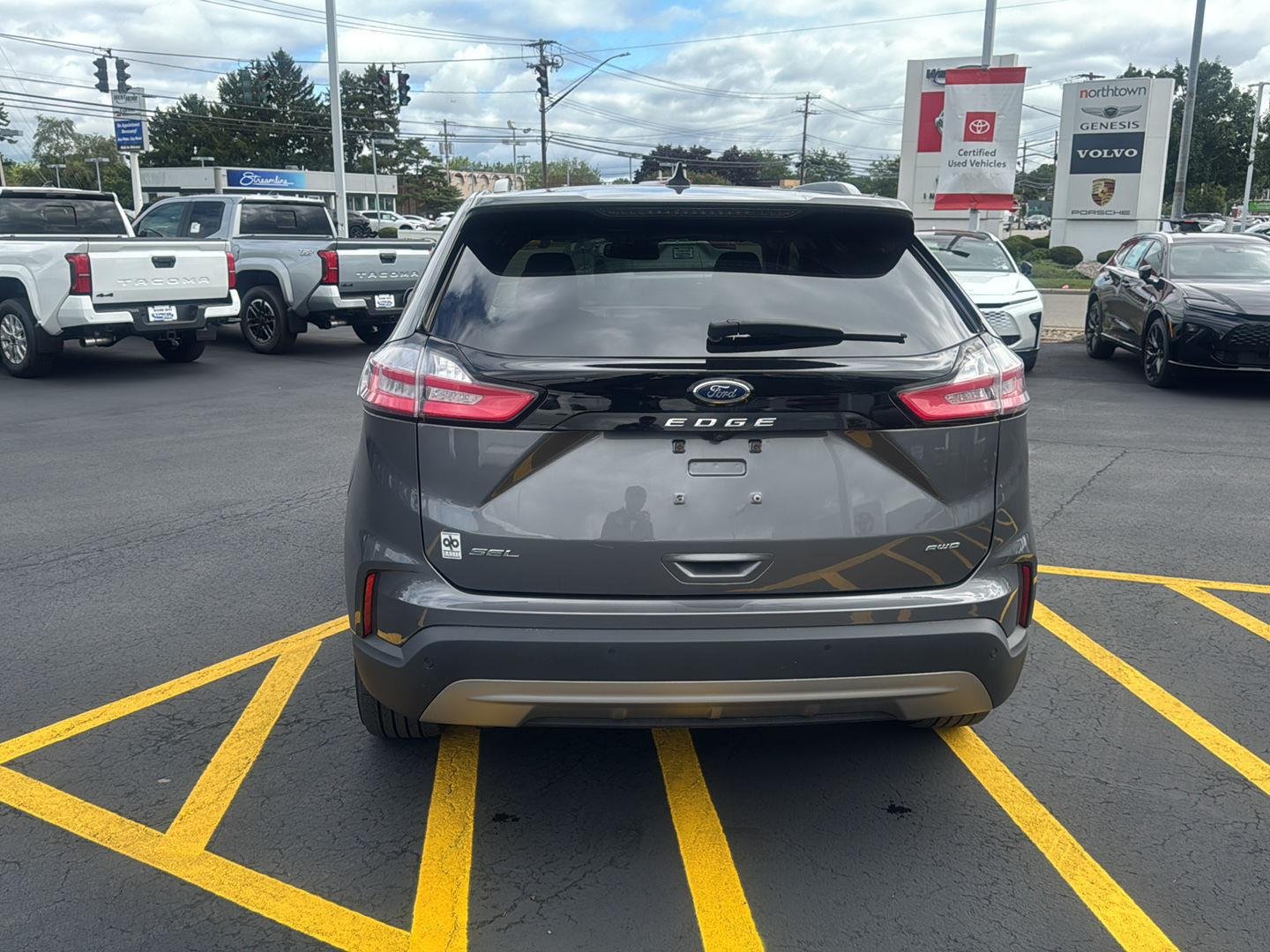 Used 2024 Carbonized Gray Ford SEL image 5