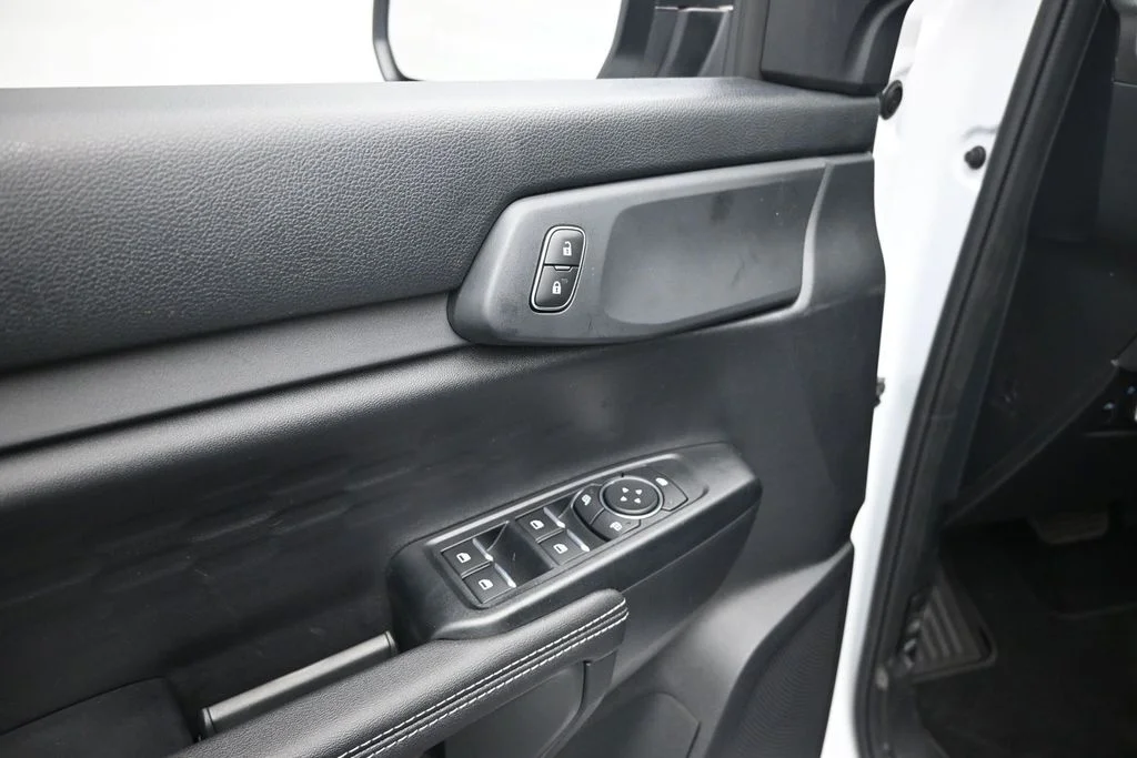 New 2026 Oxford White Ford XLT image 9