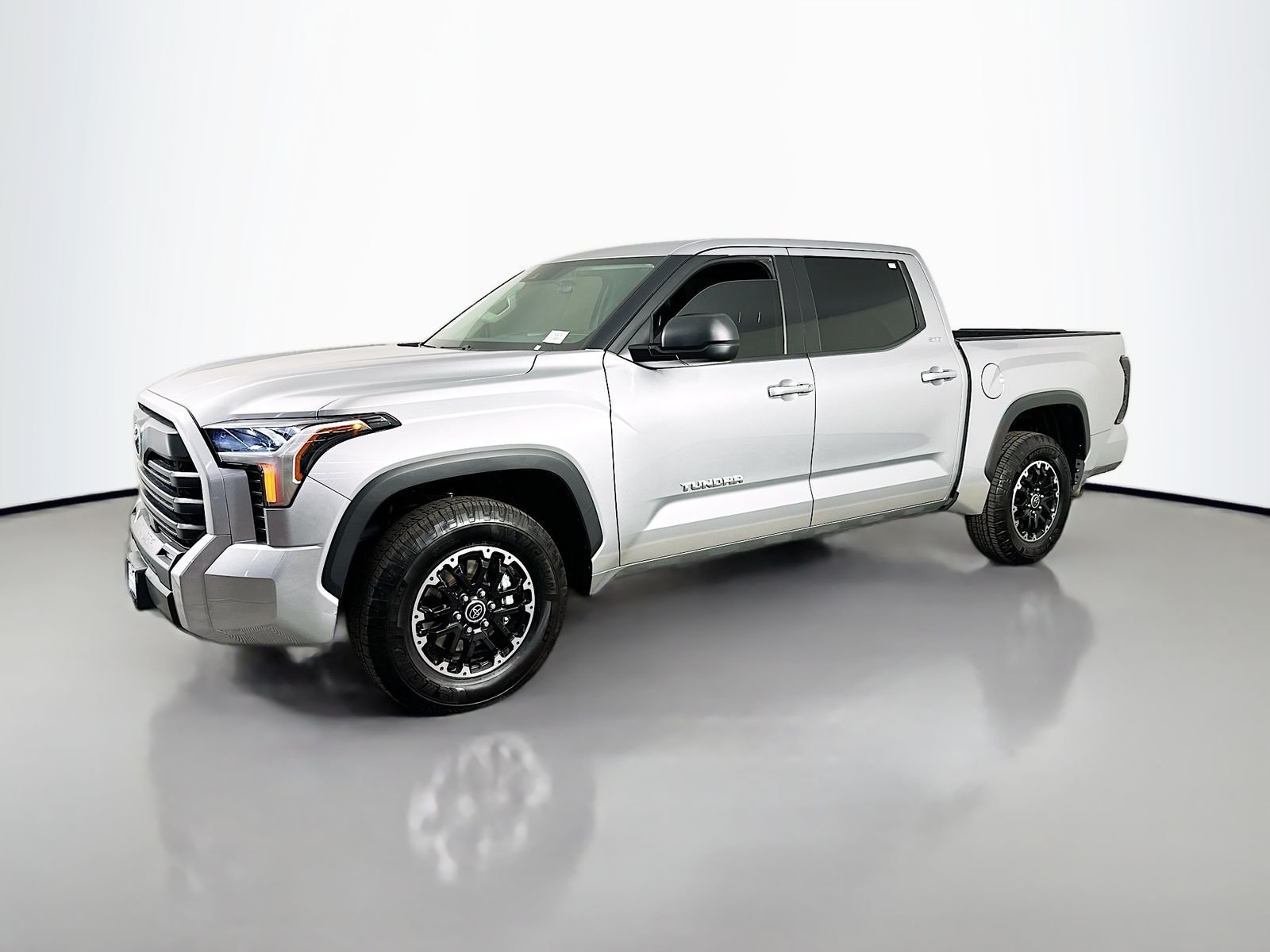 Used 2023 Celestial Silver Metallic Toyota SR5 image 3