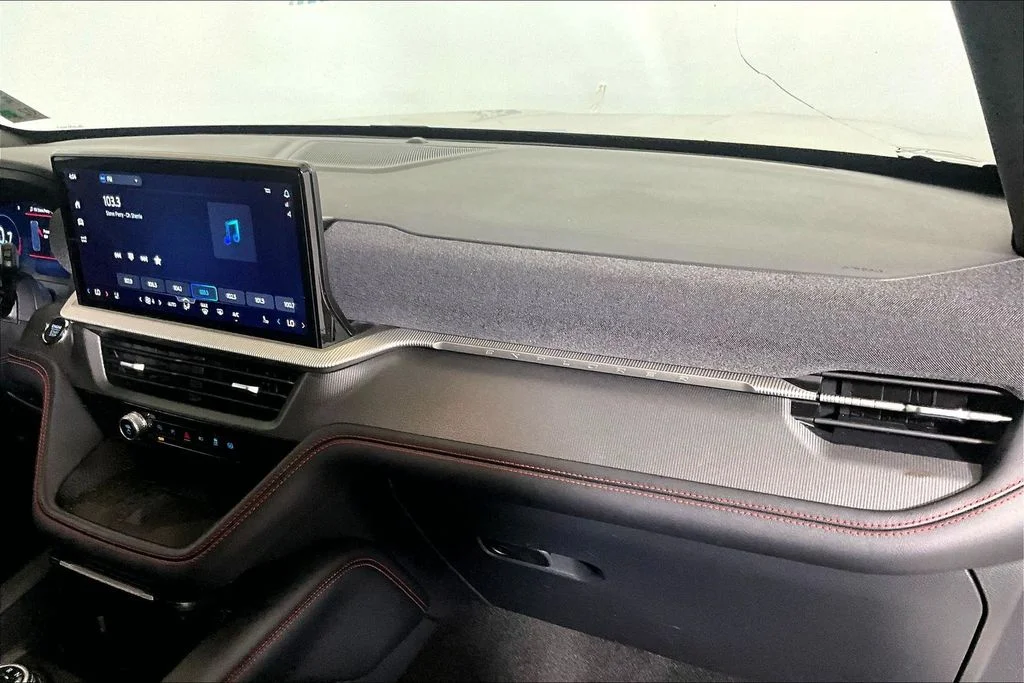 Used 2025 White Metallic Ford ST-Line image 12