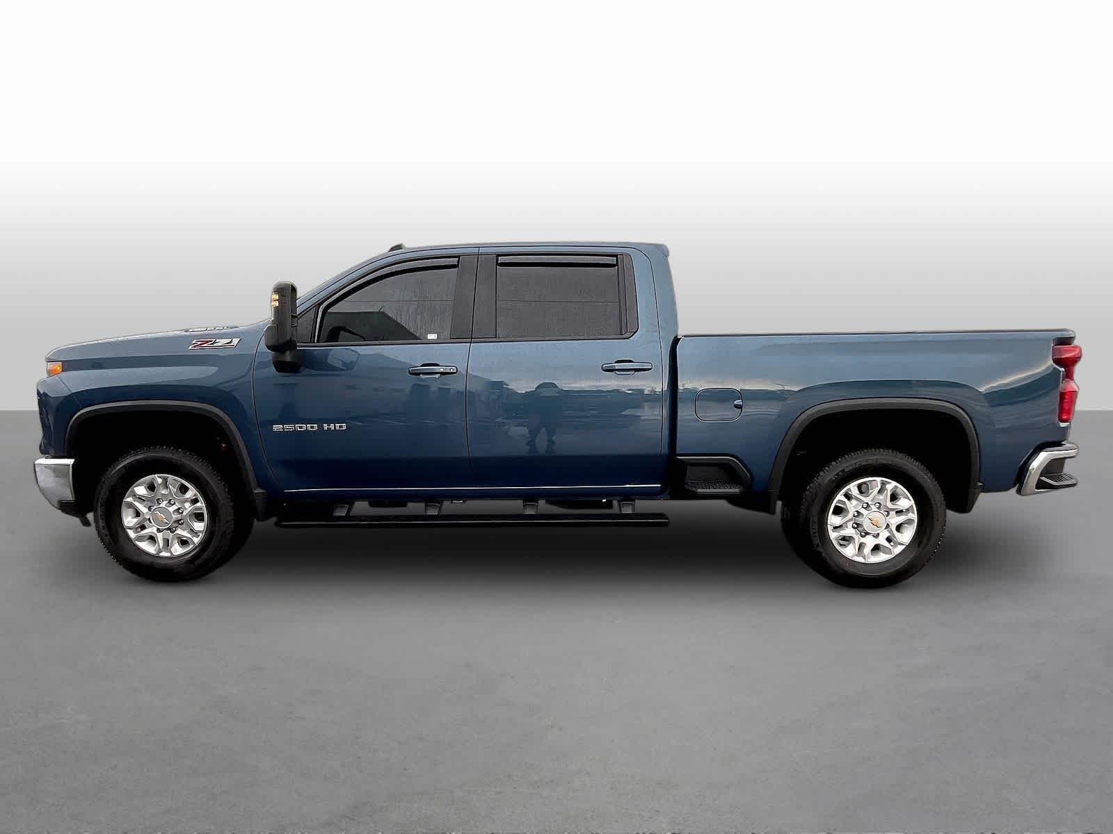 Certified Used 2025 Lakeshore Blue Metallic Chevrolet LT image 4
