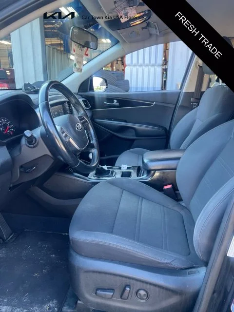 Used 2020 Black Kia S image 5