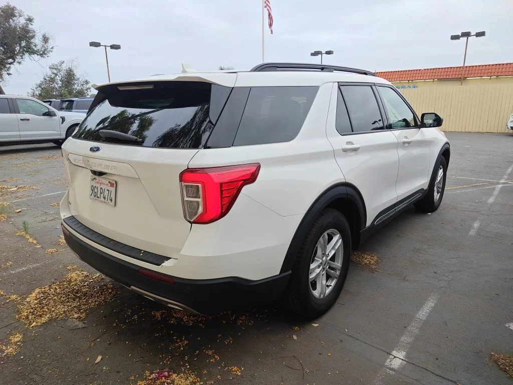 Used 2023 White Ford XLT image 3