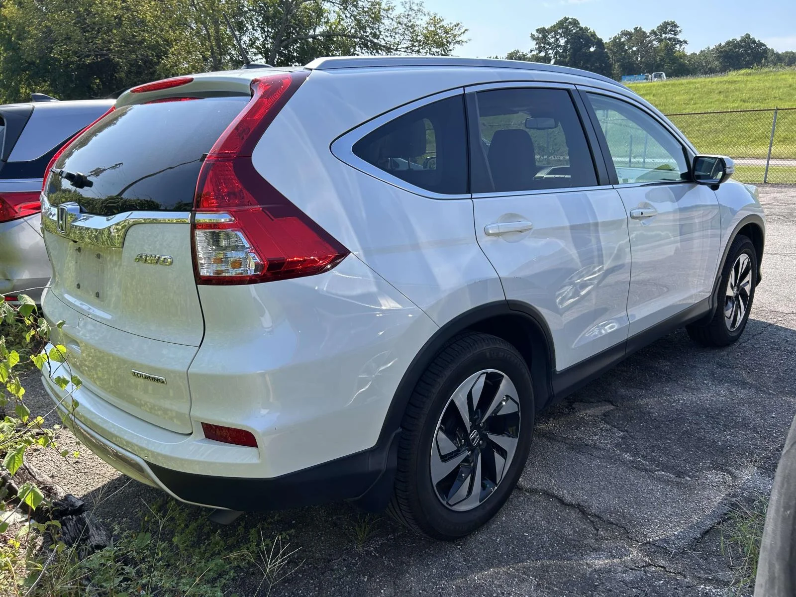 Used 2016 White Honda Touring image 2