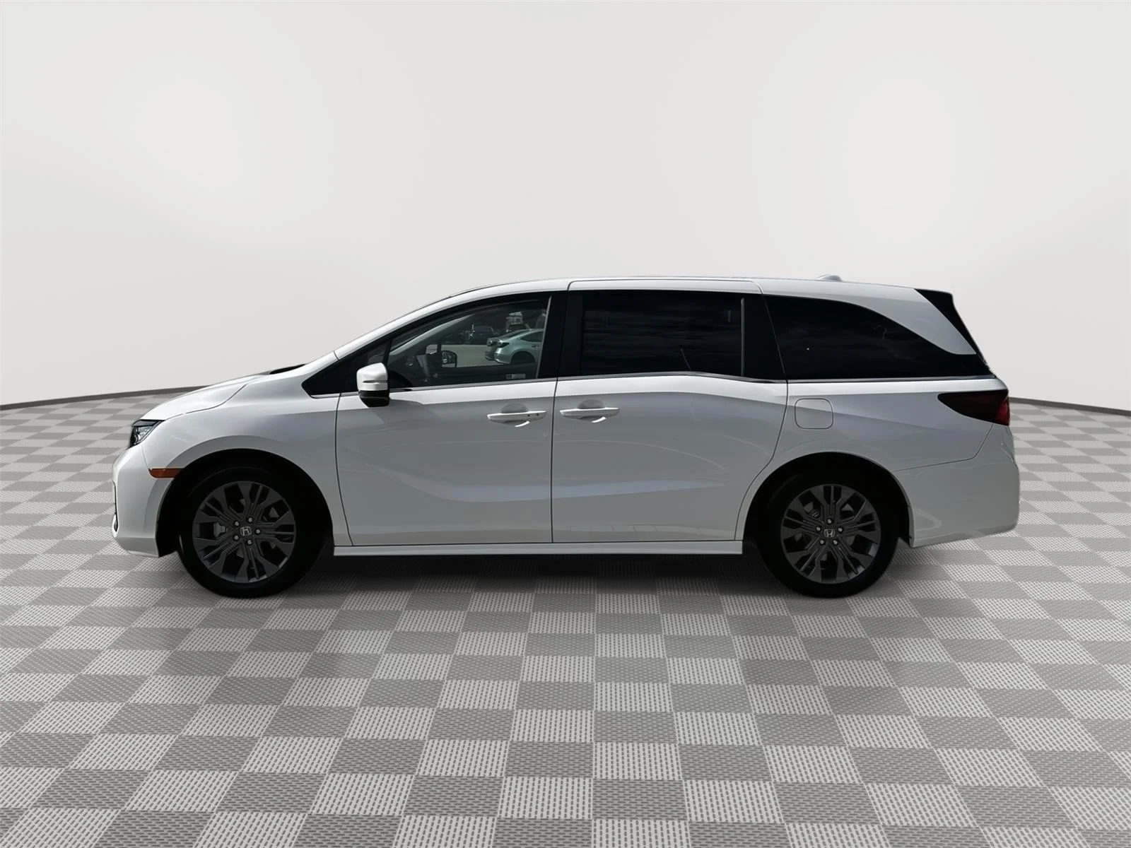 New 2026 Platinum White Pearl Honda Touring image 3