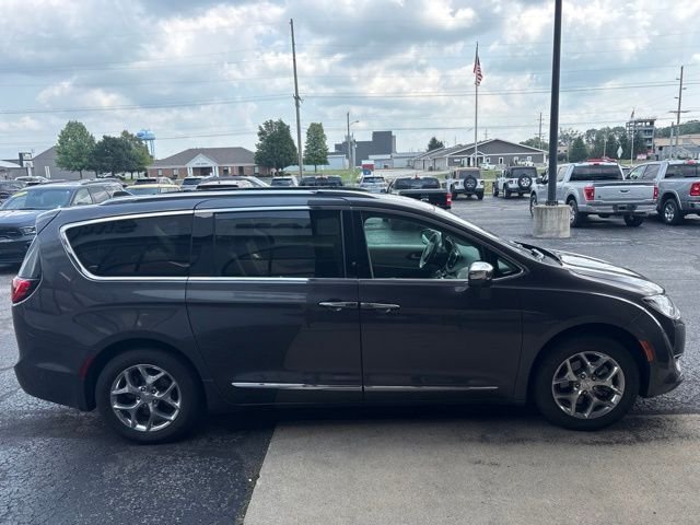 Used 2019 Gray Chrysler Limited image 7