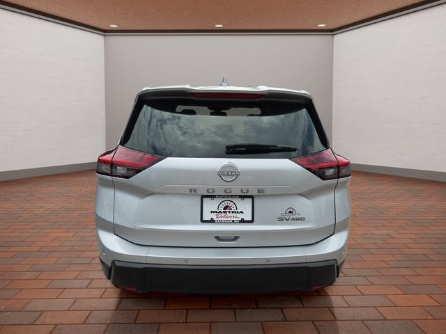 Used 2024 Brilliant Silver Metallic Nissan SV image 27