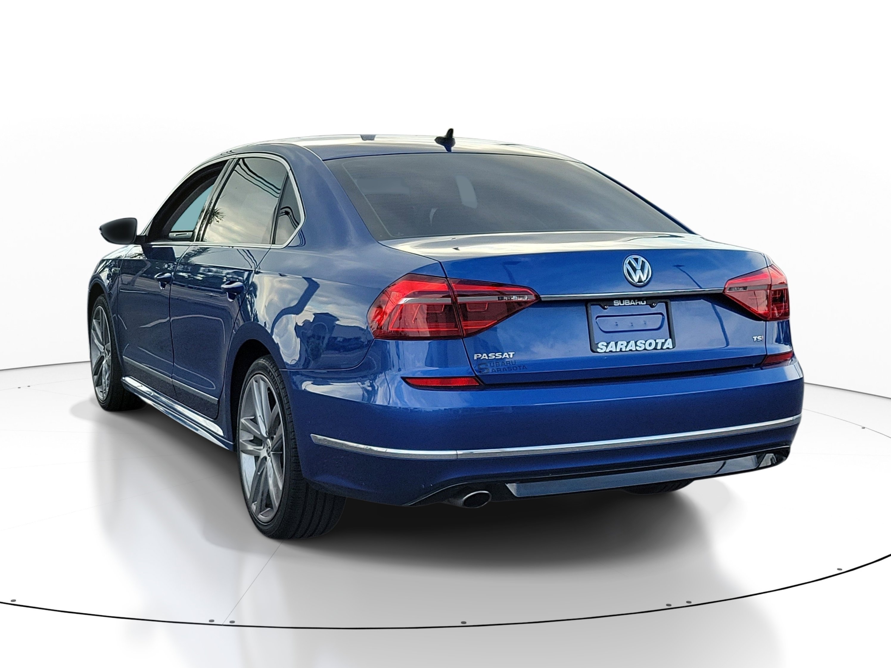 Used 2017 Reef Blue Metallic Volkswagen R-Line w/Comfort Pkg image 3