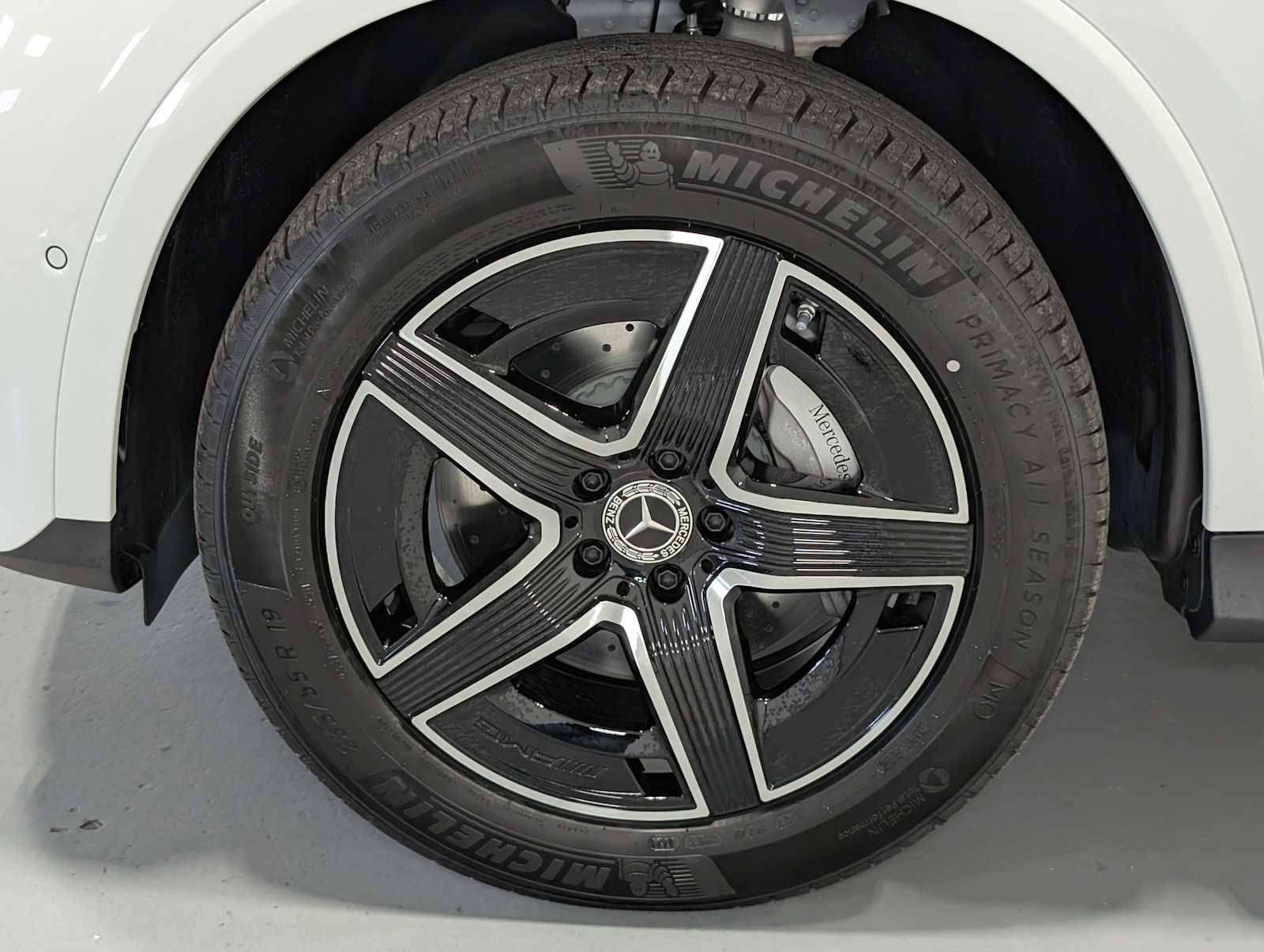 New 2026 Polar White Mercedes-Benz GLC 300 image 3