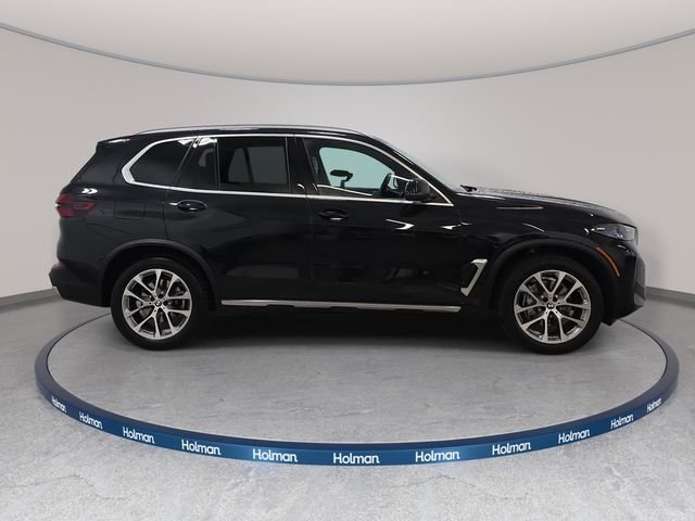 Certified Used 2026 Black Sapphire Metallic BMW xDrive40i image 4