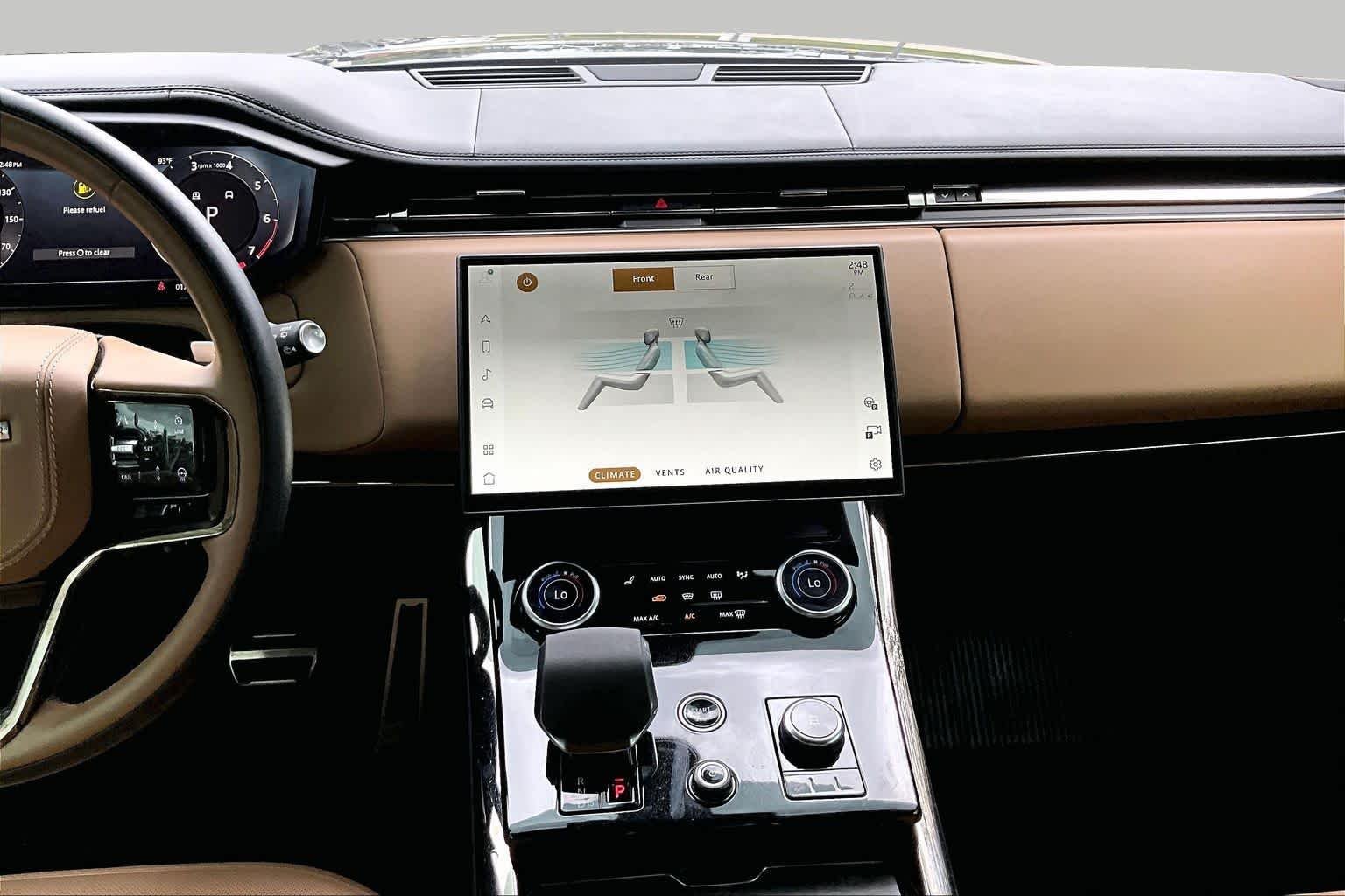 Used 2023  Land Rover SE Dynamic image 7