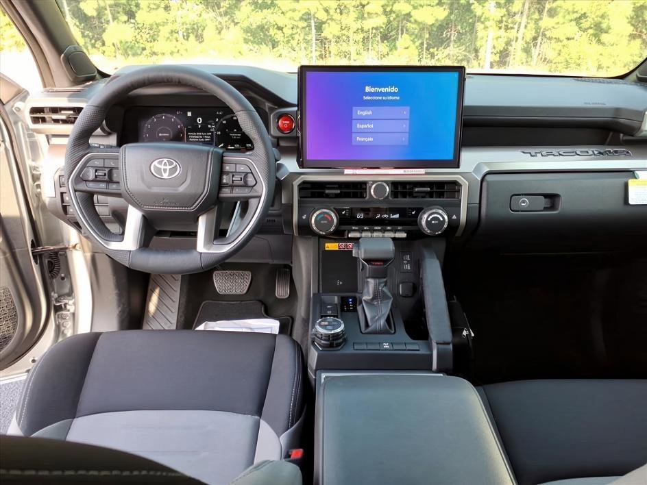 2025 Toyota Tacoma TRD Off Road - Photo 10