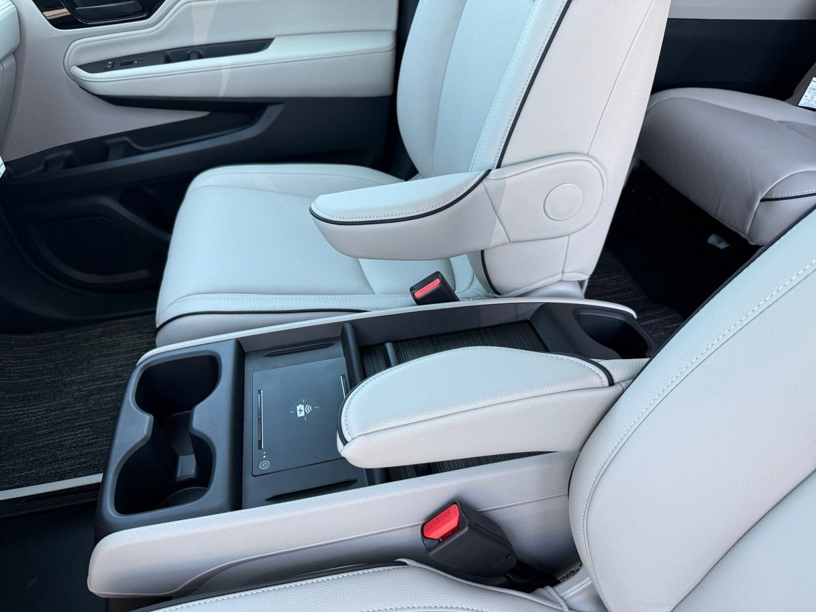 New 2026 Modern Steel Metallic Honda Touring image 14