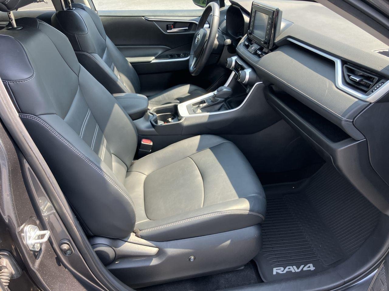 Used 2021 Gray (Magnetic Gray Metallic) Toyota XLE Premium image 33