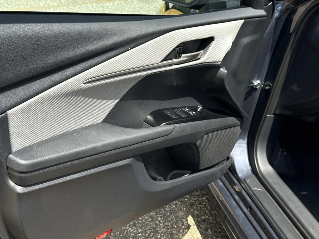 Used 2026  Toyota SE image 18