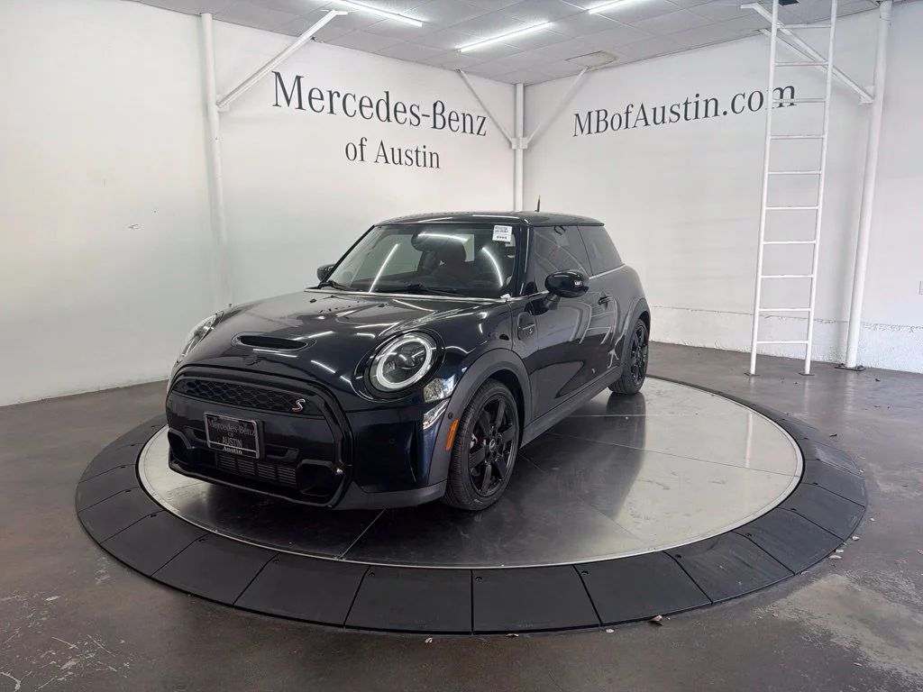 Used 2023 Black MINI Iconic image 3