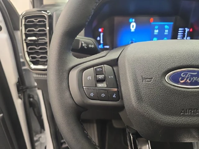 New 2026 Oxford White Ford XLT image 34