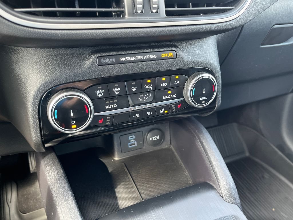 Used 2022 Blue Ford SEL image 19
