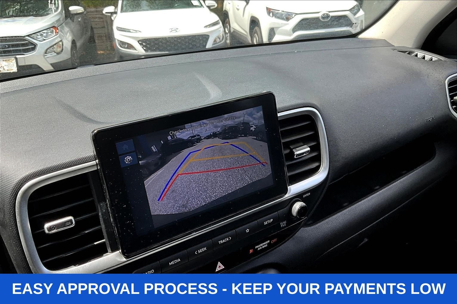 Used 2025 Silver Hyundai SEL image 18