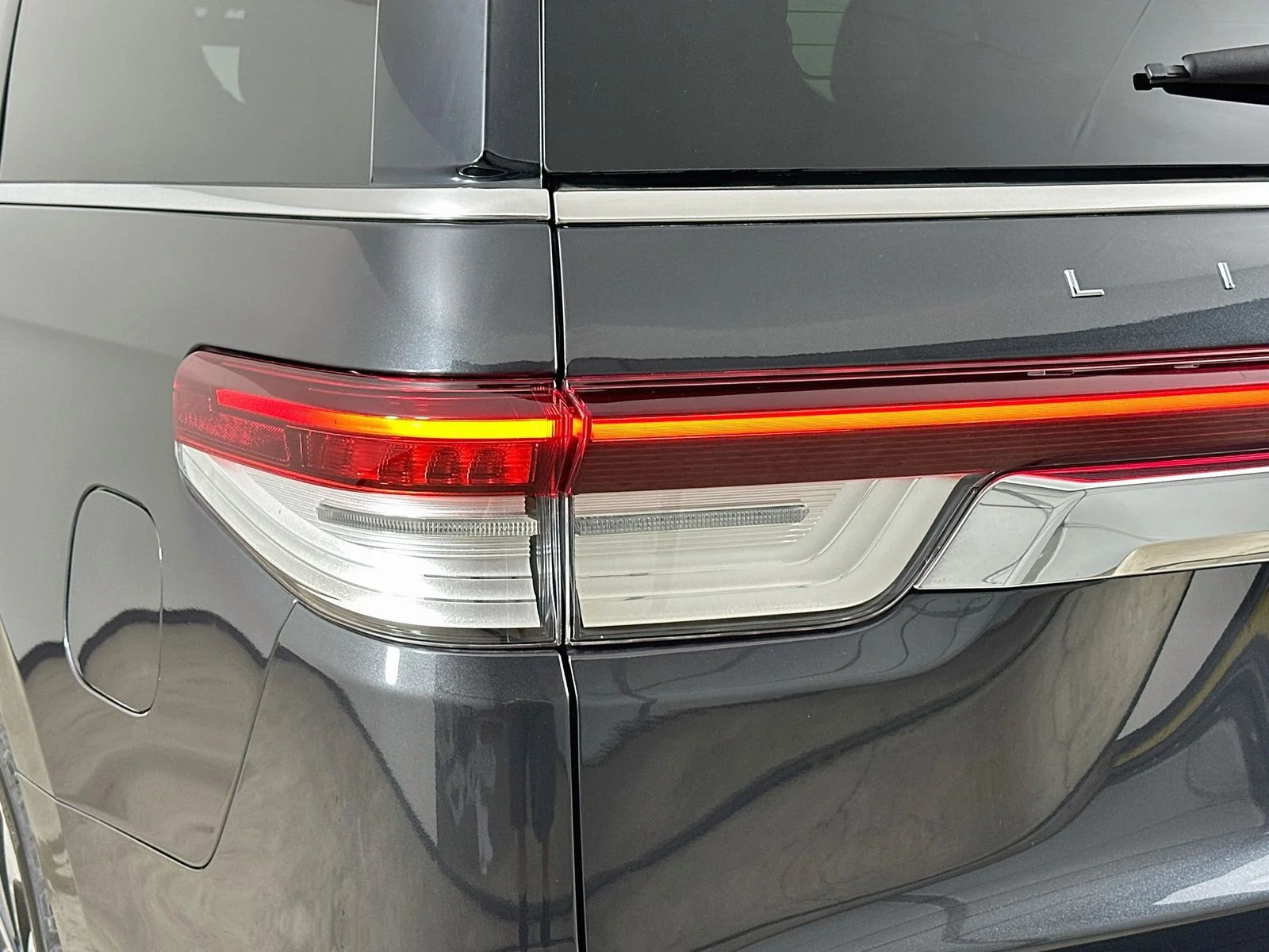 Used 2023 Gray Lincoln  image 13