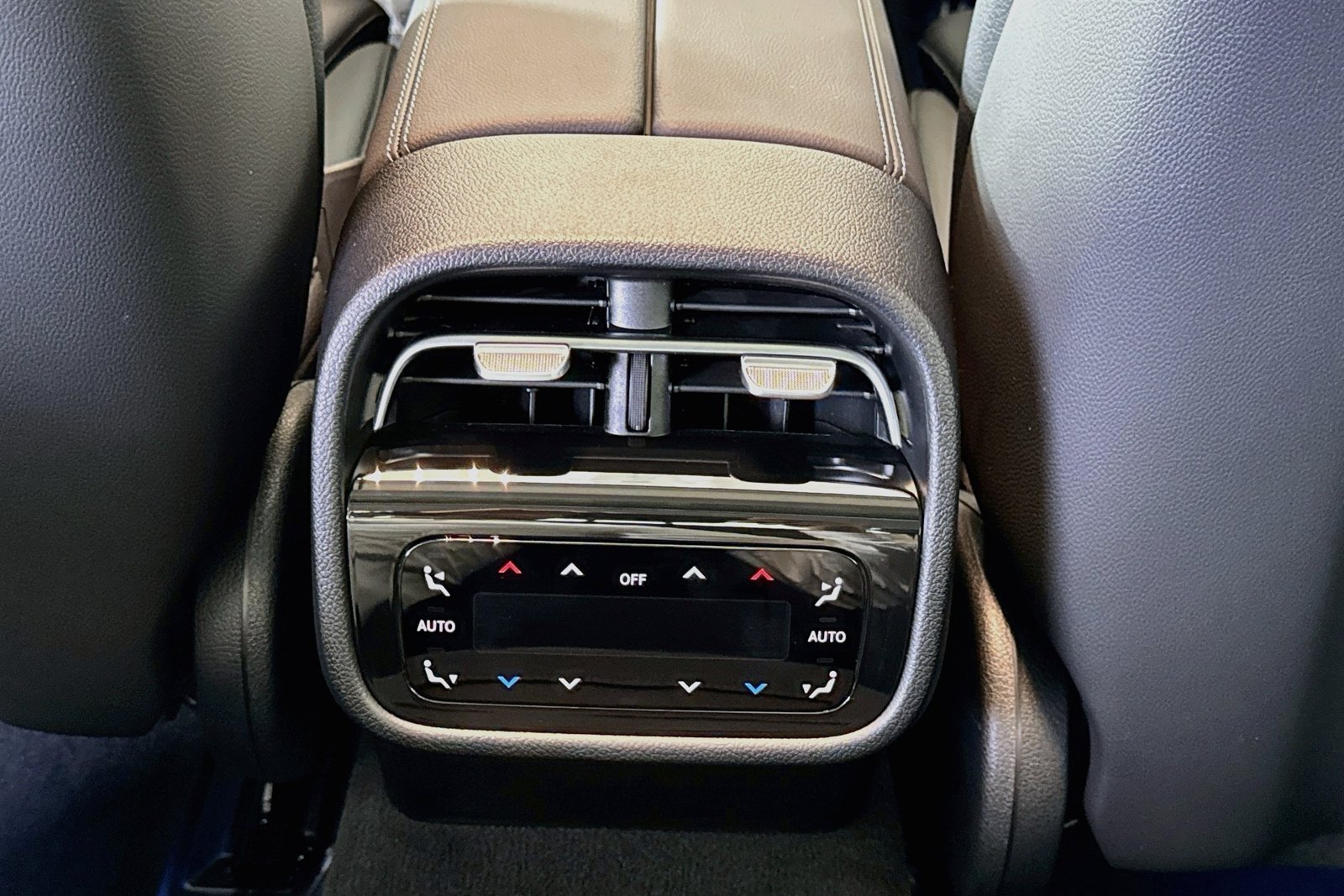 New 2027 Polar White Mercedes-Benz E 350 image 23