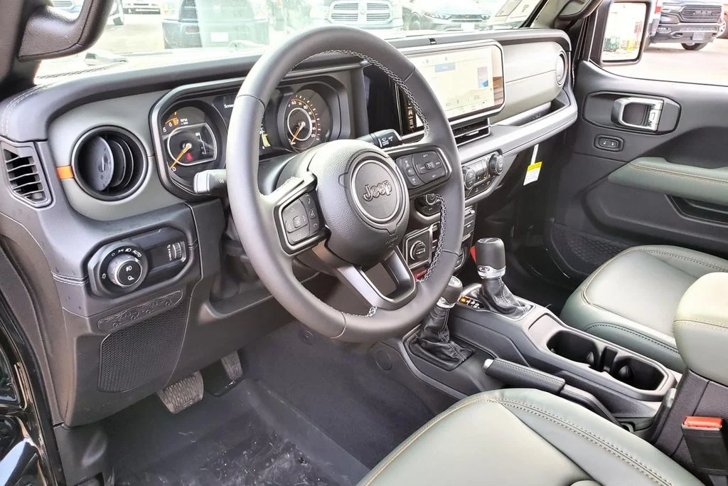 New 2025 Black Jeep Mojave image 6