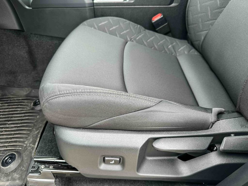 2025 Toyota Tacoma SR5 - Photo 11