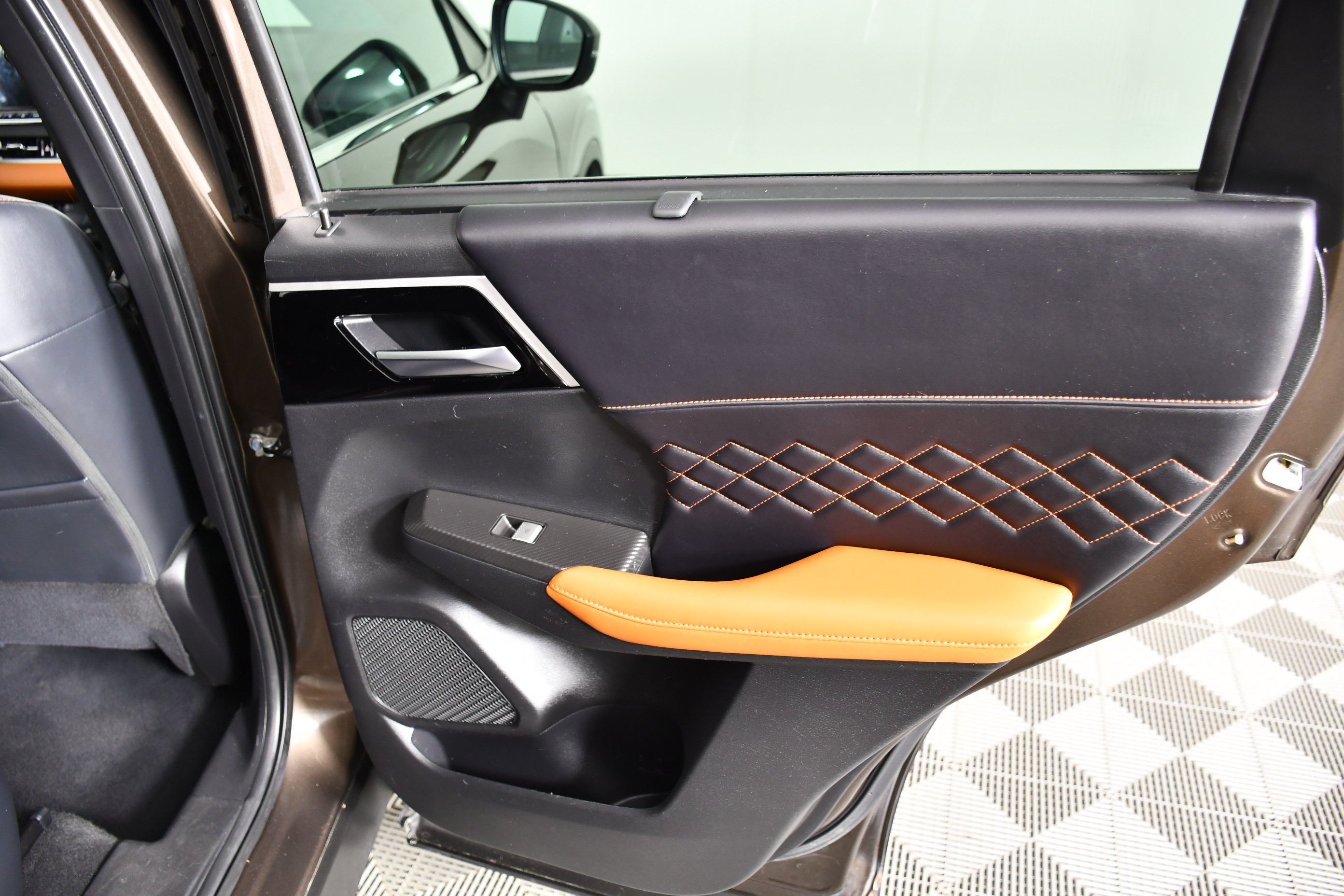 Used 2022 Deep Bronze Metallic Mitsubishi SEL image 43