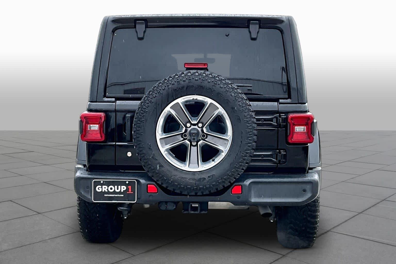 Used 2020 Black Clearcoat Jeep Sahara image 5