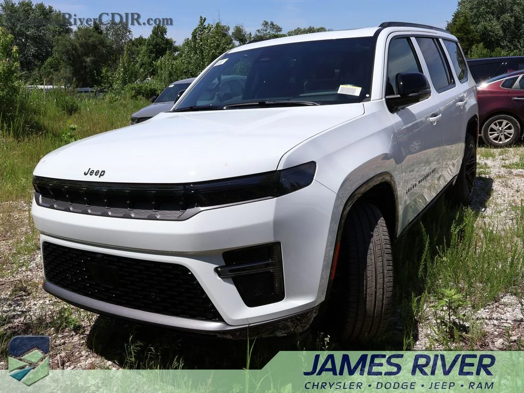 New 2026 Bright White Clear-Coat Exterior Paint Jeep Limited Reserve image 1