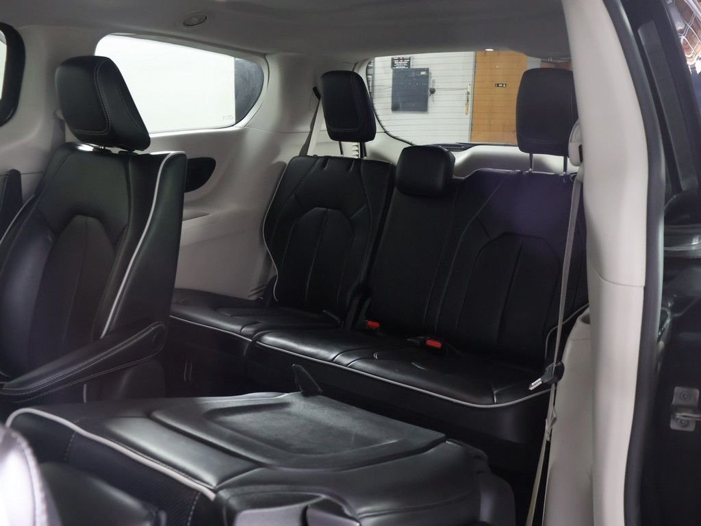 Used 2023 Black Chrysler Limited image 36