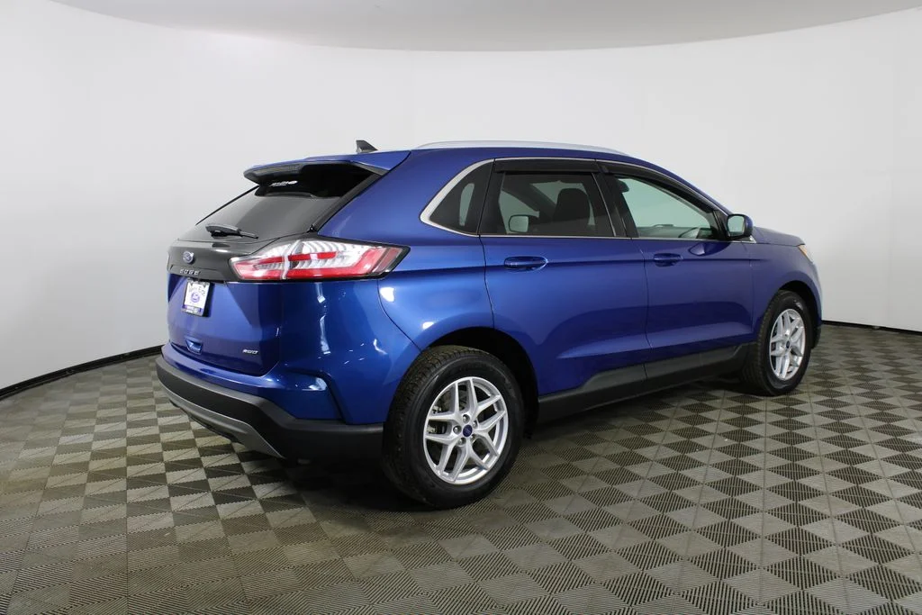 Used 2021 Blue Metallic Ford SEL image 5